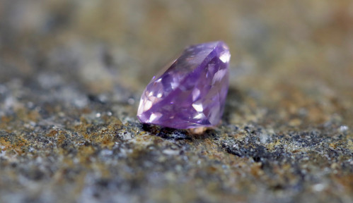 ピンクがかったパープルスピネル 0.86ct | Zakkano