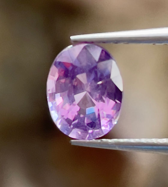 天然石ラベンダースピネル 1.40カラット 天然宝石 美しいジュエリー用