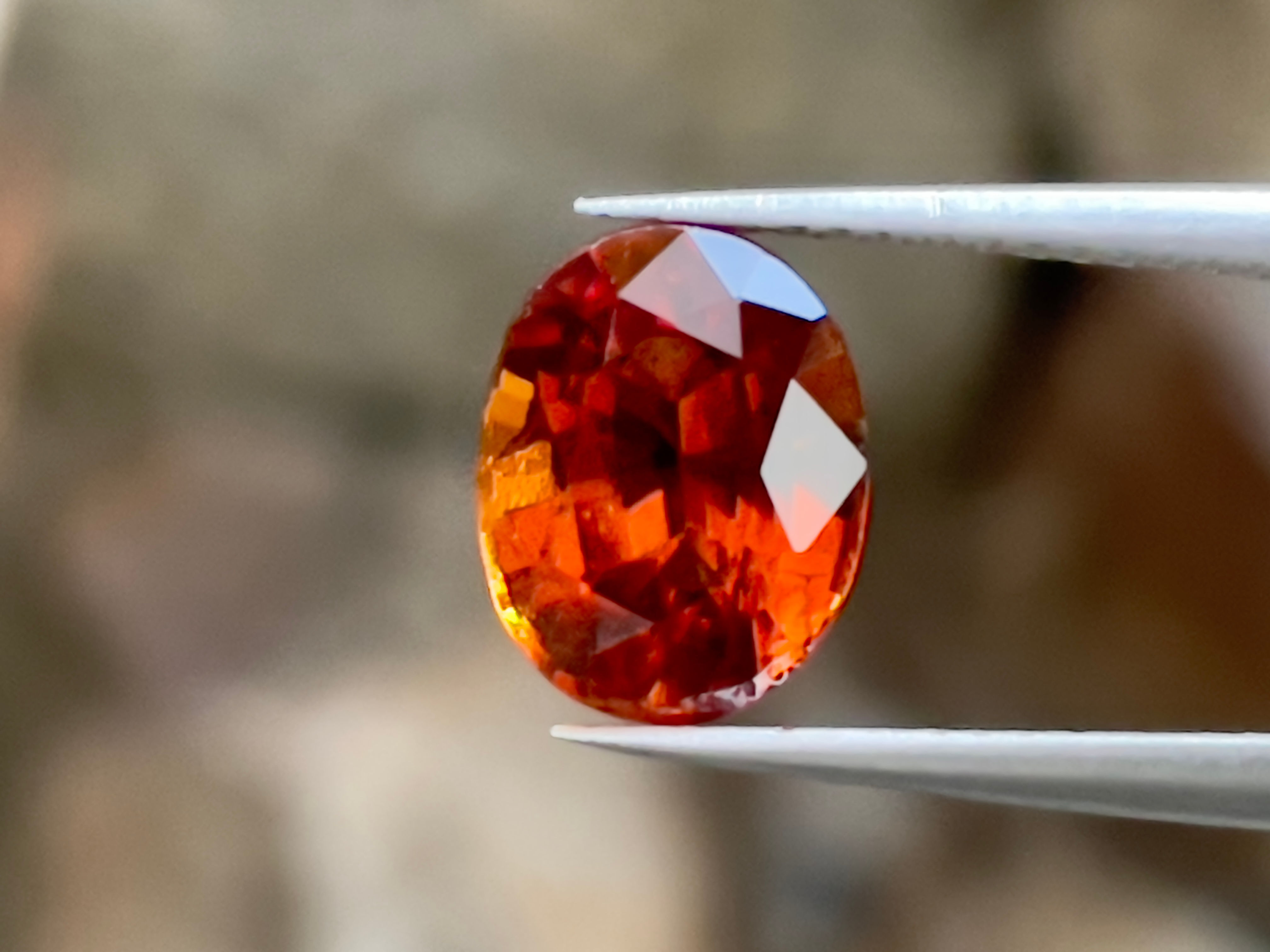 天然石オンライショップガーネット オレンジカラー ガーネット ルース オーバル カット 3.70 カラット 美しい天然石