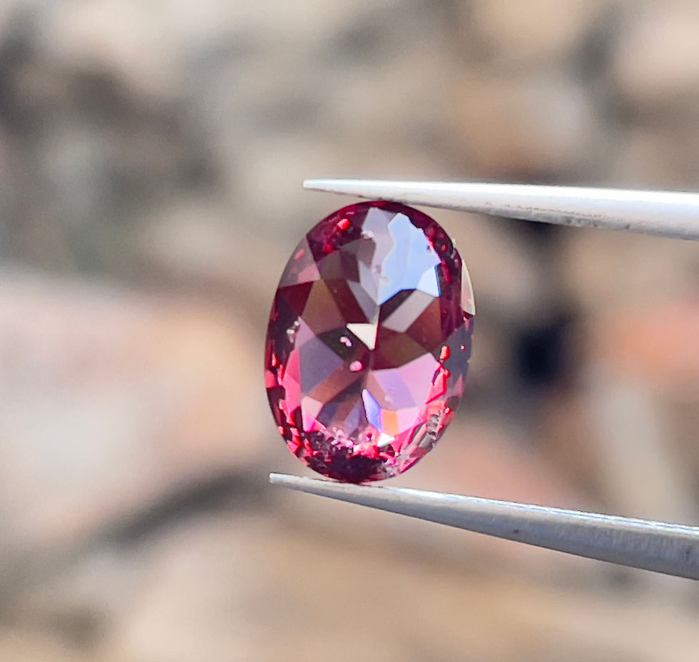 サムネイル： ガーネット ピンクがかったレッドガーネット 2.35ct | Zakkano