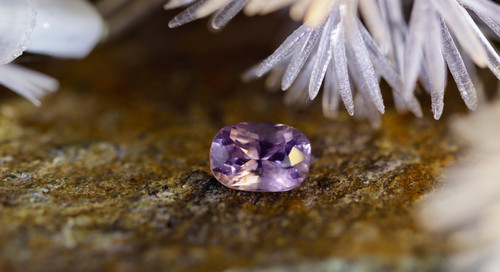 ピンクがかったパープルスピネル 0.86ct | Zakkano