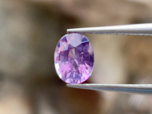 天然石ラベンダースピネル 1.40カラット 天然宝石 美しいジュエリー用