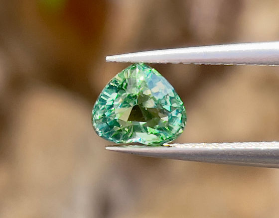 天然石ミントグリーントルマリン 1.10ct | ハートカット | ザンビア産