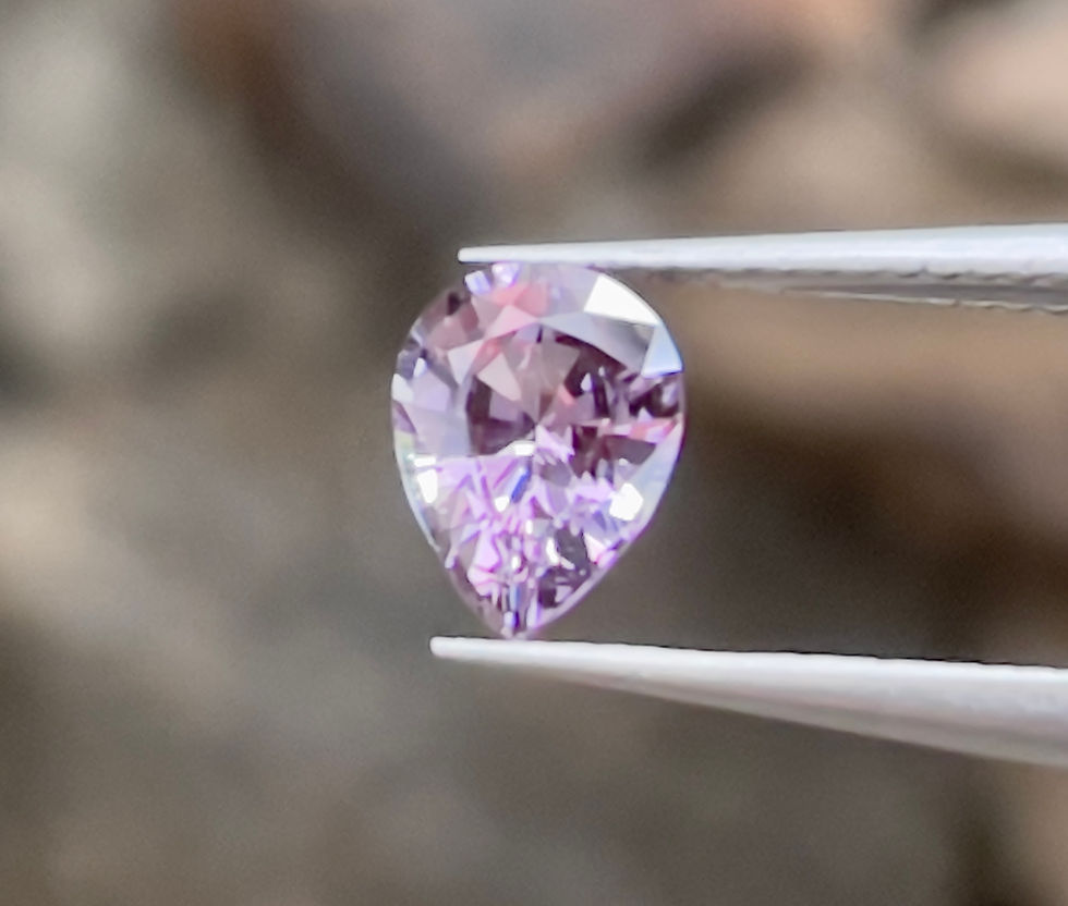 サムネイル： 非加熱ラベンダーサファイア 1.09ct | Zakkano | 岡崎愛知