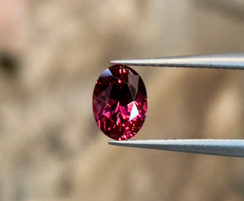天然石ロイヤルディープレッドガーネット 1.30ct 天然石・スリランカ産