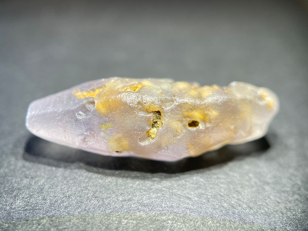 サムネイル： 天然 サファイアクリスタル原石 19.39ct | Zakkano