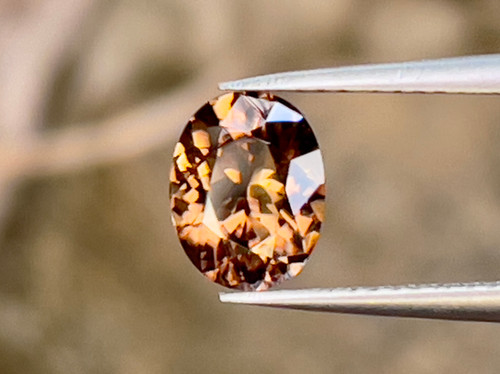茶色のジルコン1.75ct - スリランカの自然な美しい宝石 - Zakkano