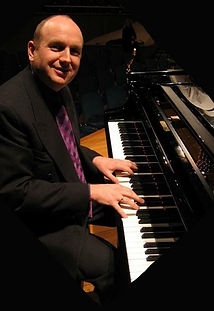 Jonathan Vinten solo piano.jpg