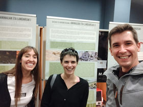 Muskerrak Lagunak taldea osatzen formando el grupo Muskerrak Lagunak