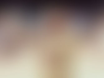 Madrinha da Vila Maria, Ana Beatriz Godoi capricha no decote para ensaio