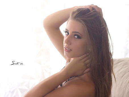 Modelo Kauany Marques Musa fitness mostra corpo em forma em ensaio sensual