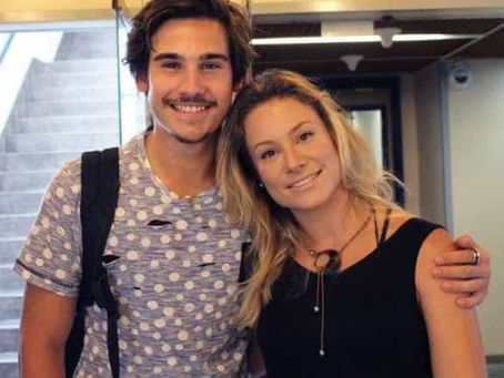 Mãe de Nicolas Prattes diz já ter sido confundida com crush do filho