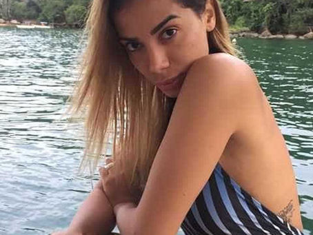 Anitta mostra beleza natural em foto sem maquiagem