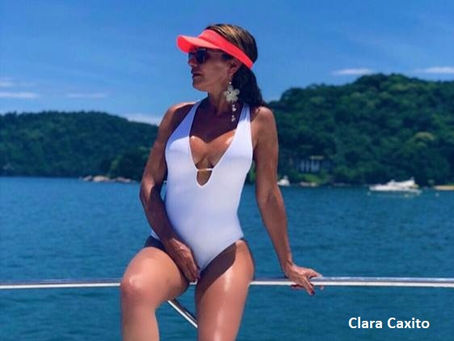 Ex-Zorra Total Clariane Caxito apresenta sua mamãe e mostra de quem herdou a beleza e forma física