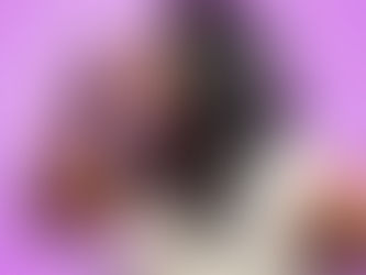 Manicure vira fenômeno na internet com mais de 1 milhão de seguidores e lança sua linha de esmaltes