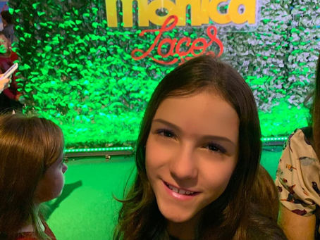 Atriz Duda Del Duca prestigia o longa da Turma da Mônica