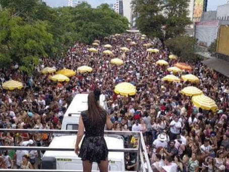 Clima familiar atrai foliões para Bloco Madalena em São Paulo