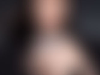 Ana de Armas Louis Vuitton'un Mücevherleriyle Işıldıyor