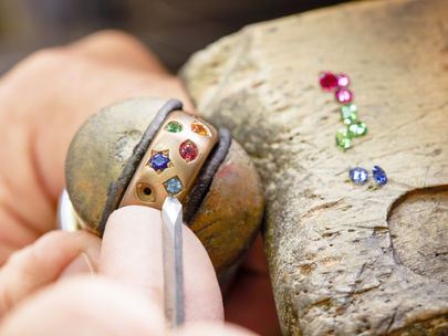 Pomellato Buys Stake In Italian Goldsmiths Costanzo & Rizzetto