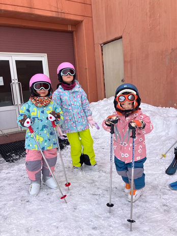 親子滑雪學校VISNOW 北海道中文教練