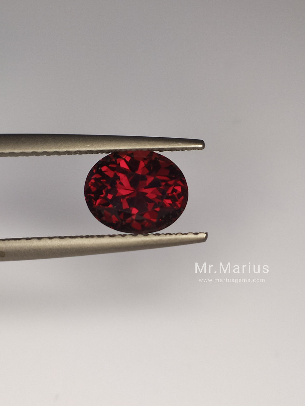 Rhodolite garnet 2,1 ct.