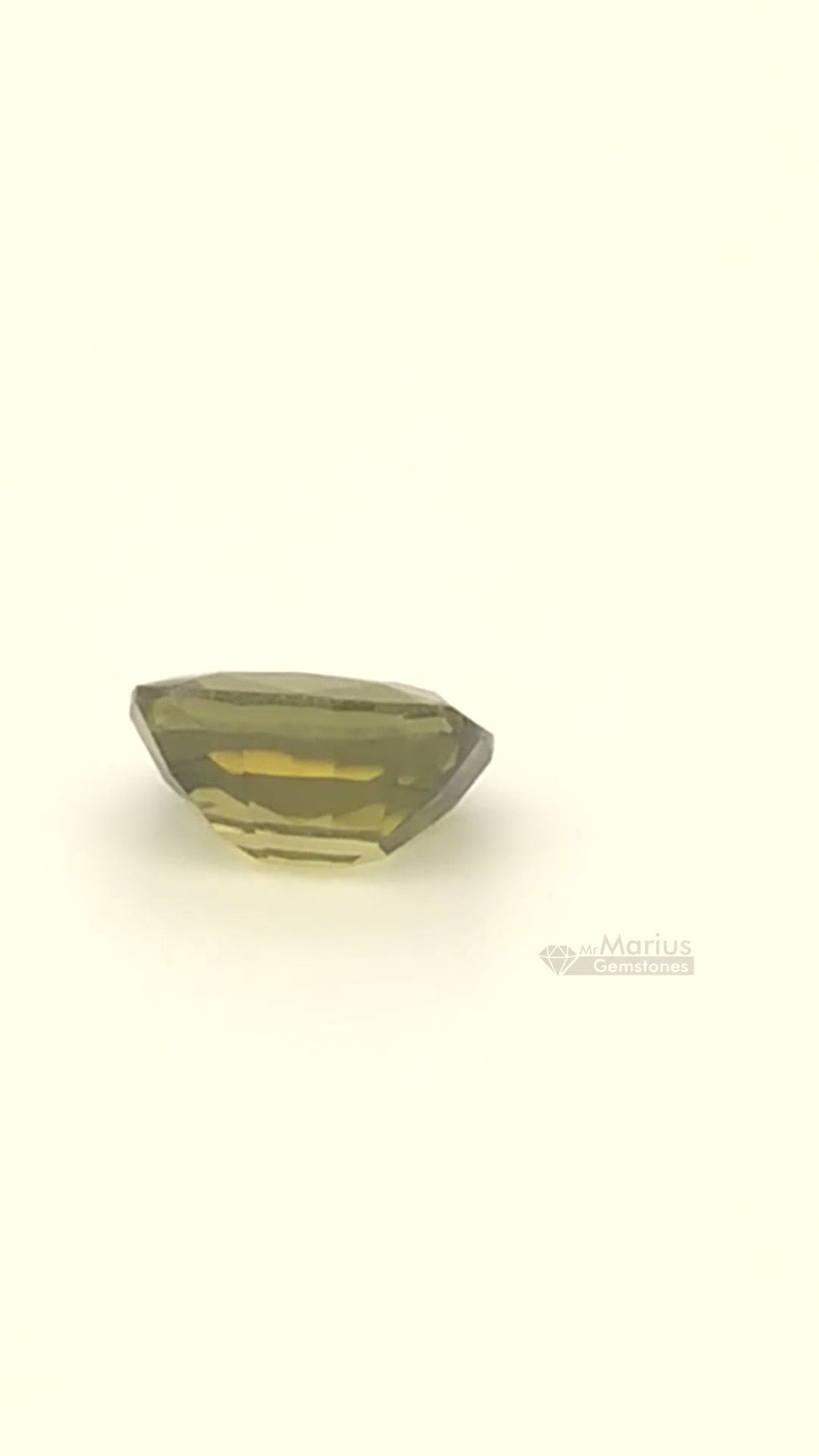 Thumbnail: Yellowish green zircon 3,07 ct.