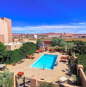 hampton inn exterior pool.jpg