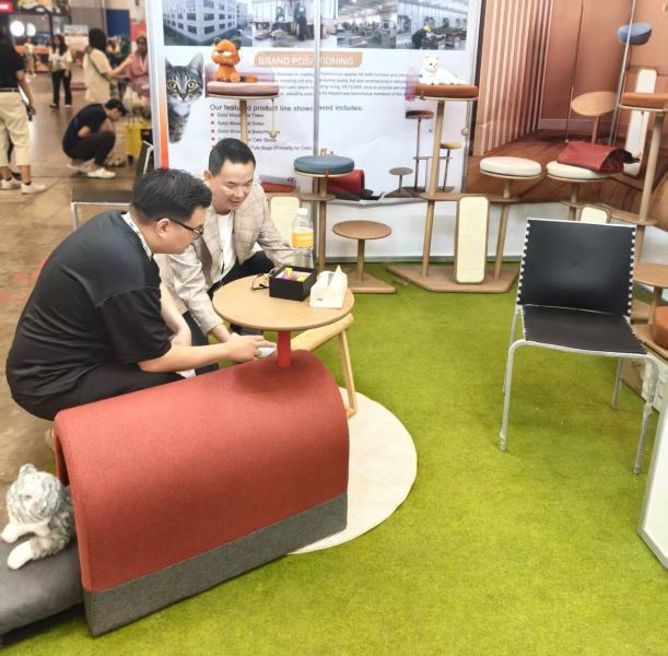 Close-up of Weimiao’s “Me-Cafe” Cat Condo Side Table combining modern design and pet comfort.
