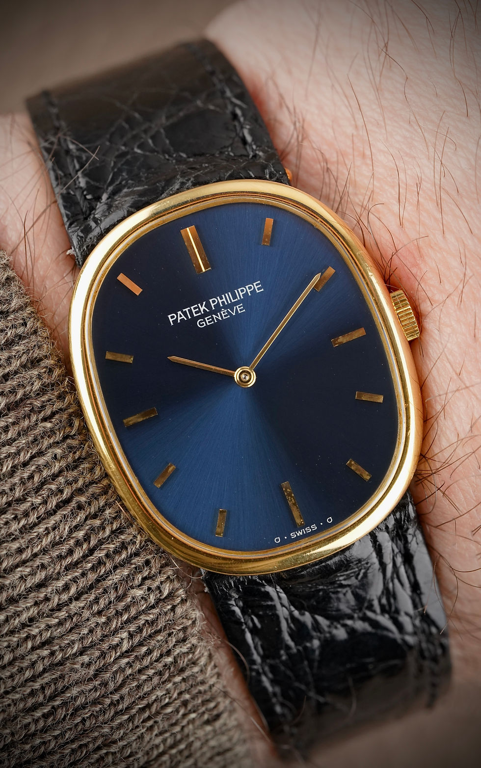 Thumbnail: Patek Philippe Ellipse Vintage Watch ref 3848 18Kt Yellow Gold Blue Dial 