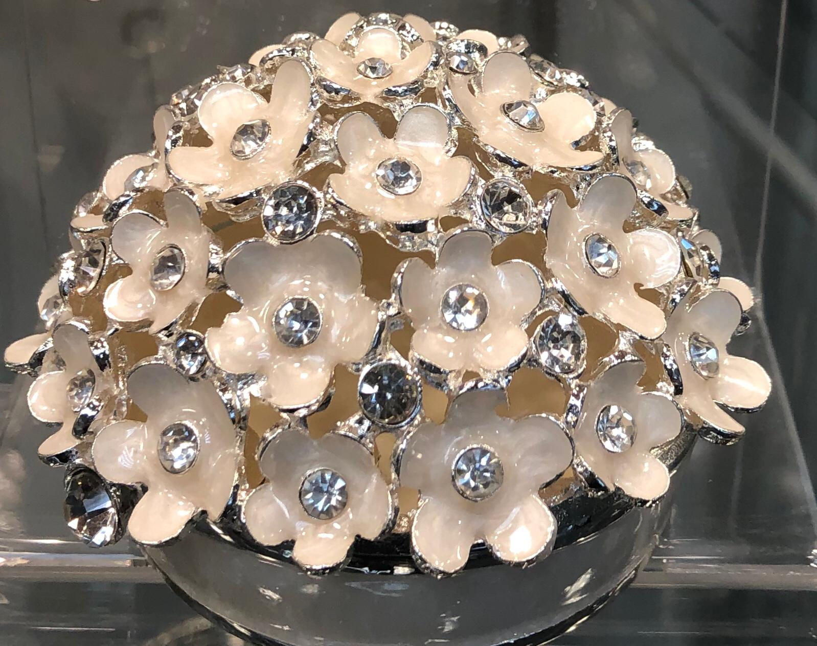 Beautiful Flower Round Ring Box