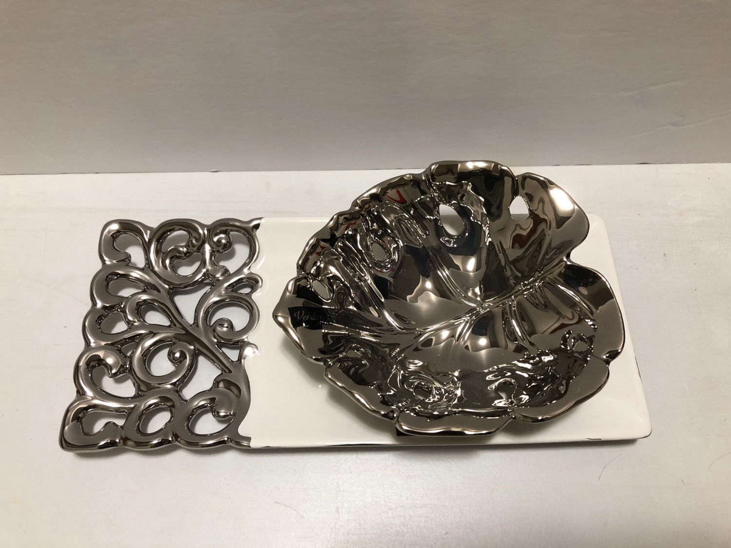 Verdici Set of Leaf shape Bowl with Dish