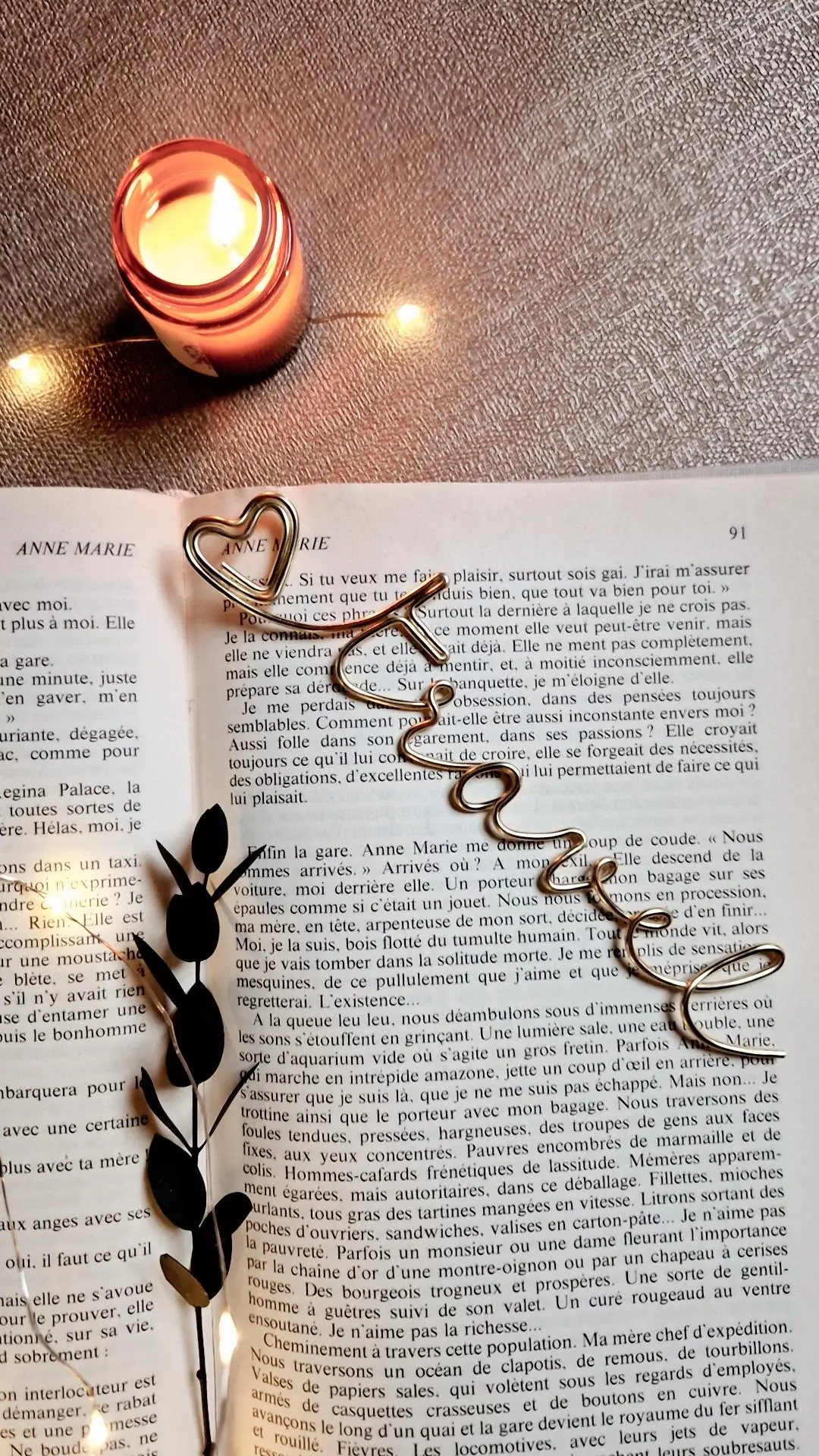 Marque-pages "travel" filaire doré 