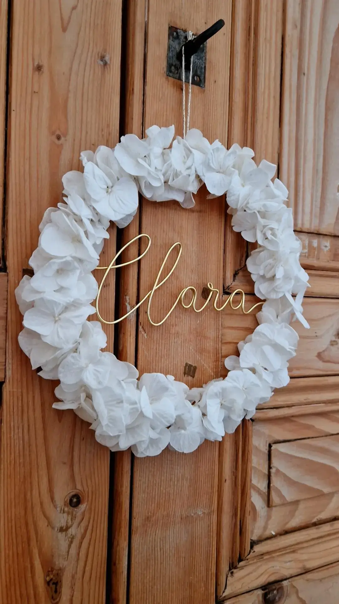 Couronne d'hortensias blanc PERSONNALISABLE (prénom 6 LETTRES MAX) diamètre 20cm