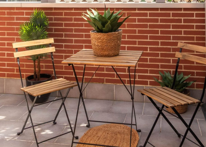 Zona exterior de ático acondicionada para venta en Madrid por Albizuri Home Staging, S.L.