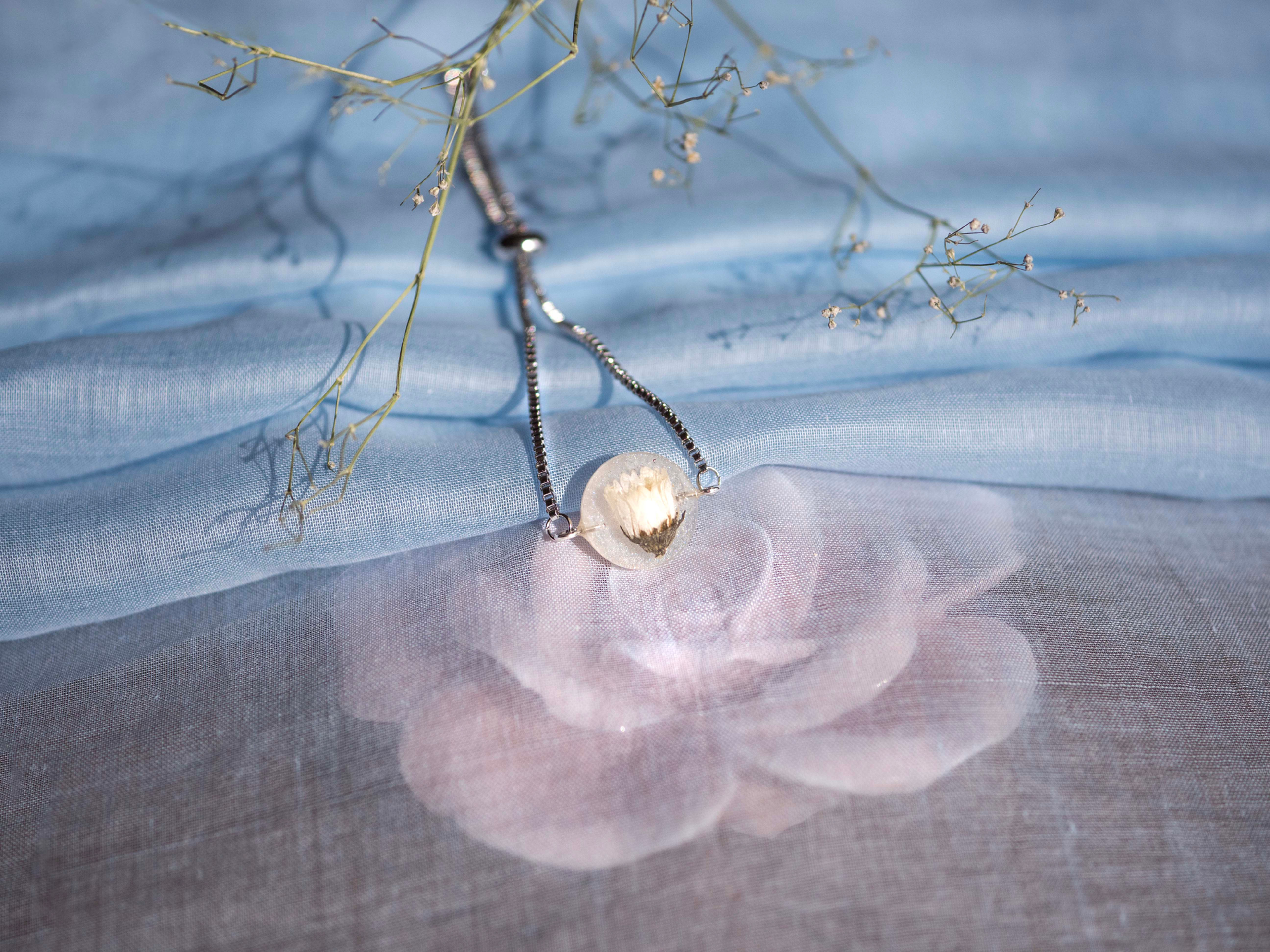 Náramok kvet sedmokrásky