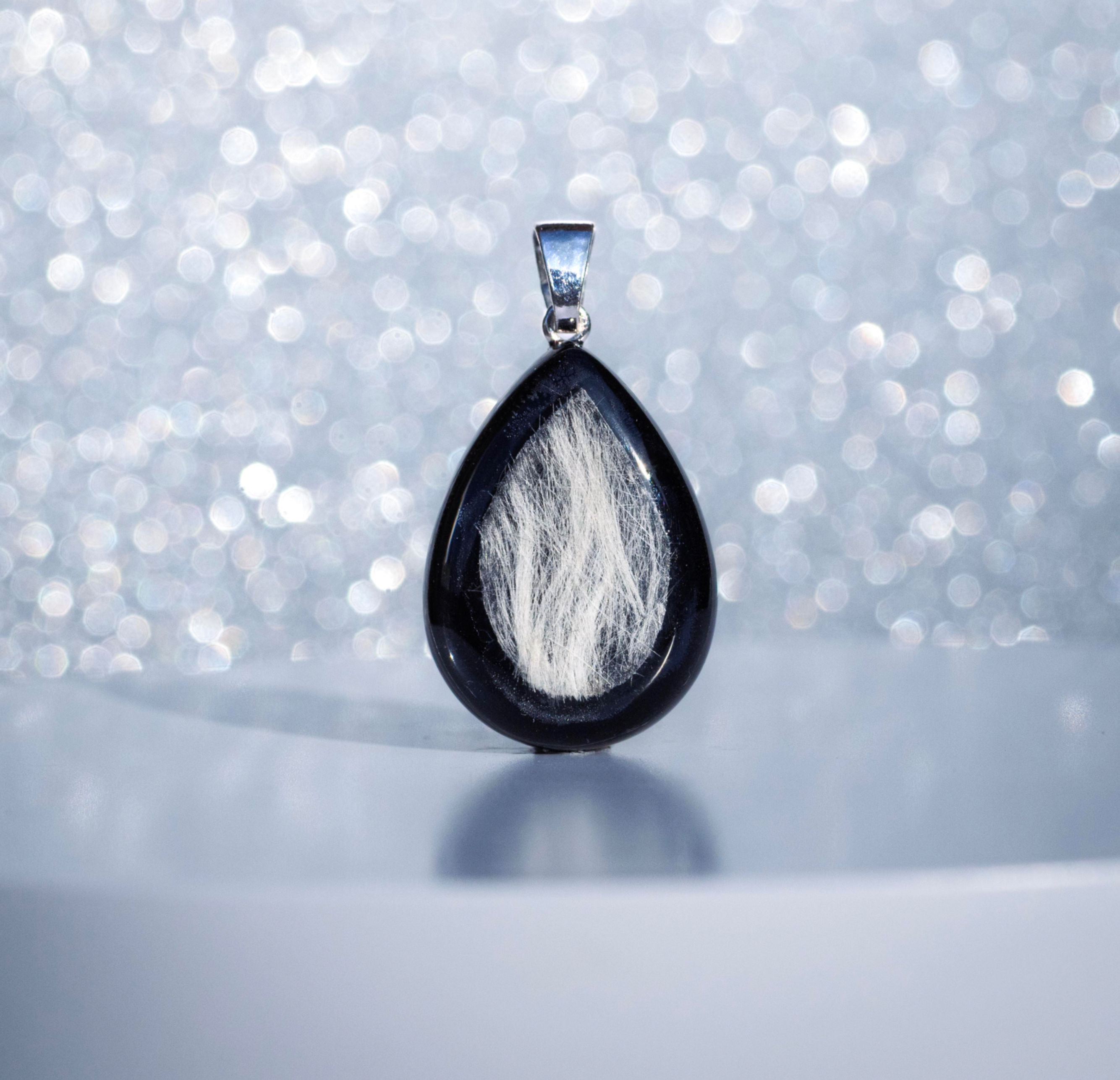 Šperk na želanie zo srsti - prívesok slzička, šperky z vlasov