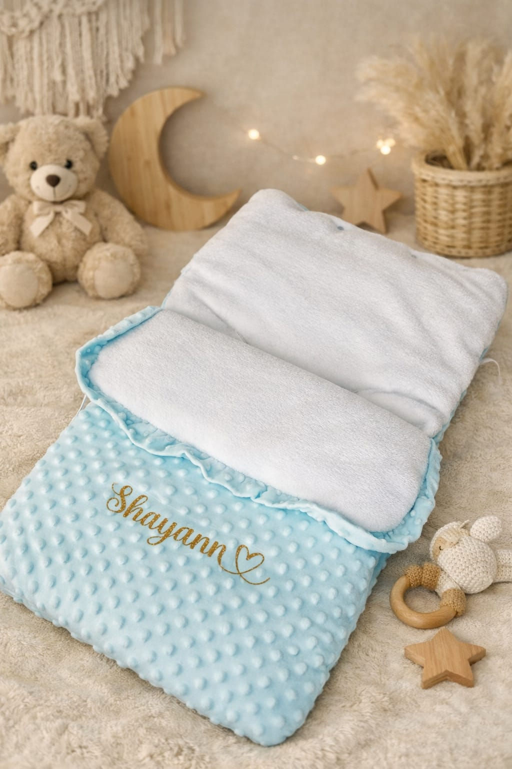 Nid d’ange bébé personnalisé en minky – Douceur et chaleur pour bébé