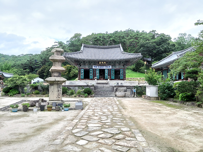A pavilion of Unjusa temple