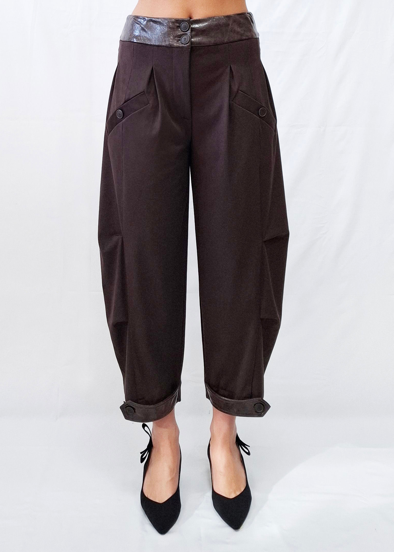 PANTALONE BALOON CON TASCHE E INSERTI IN ECO PELLE