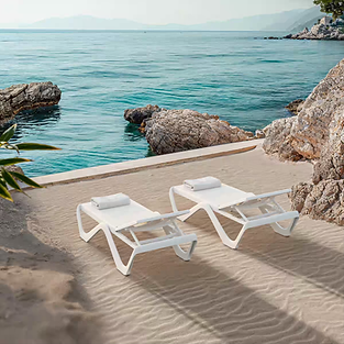 Vondom-Love-sun-lounger-Eugeni-Quitllet-2.heic