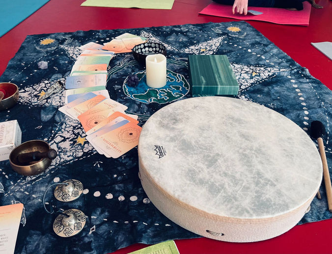 Louise, BACP registered integrative psychotherapist in Paisley, Renfrewshire facilitating a Soul Sanctuary workshop. 