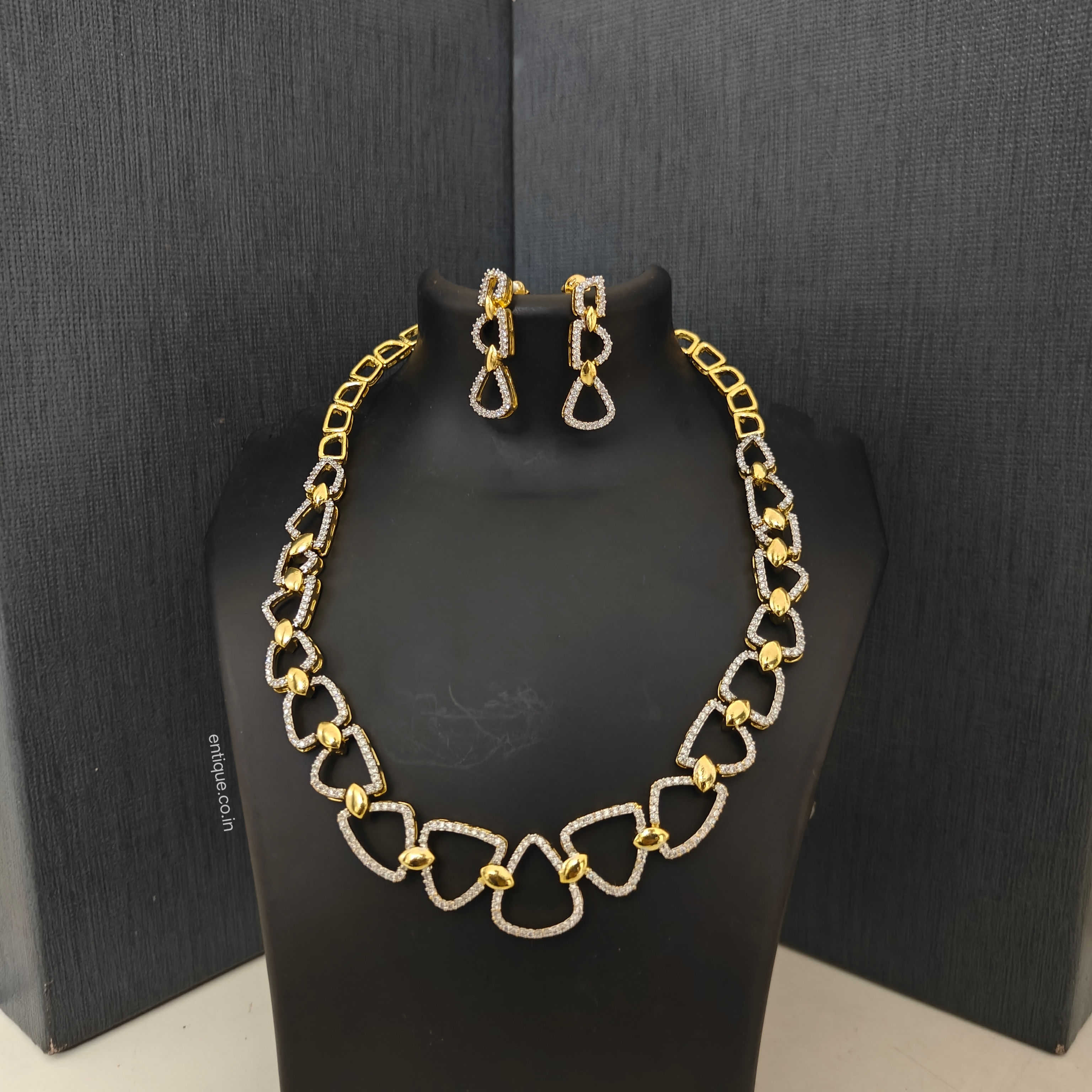 Triangle hollow Necklace Set
