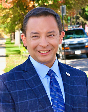 Raymond Lopez Headshot 2024.jpeg