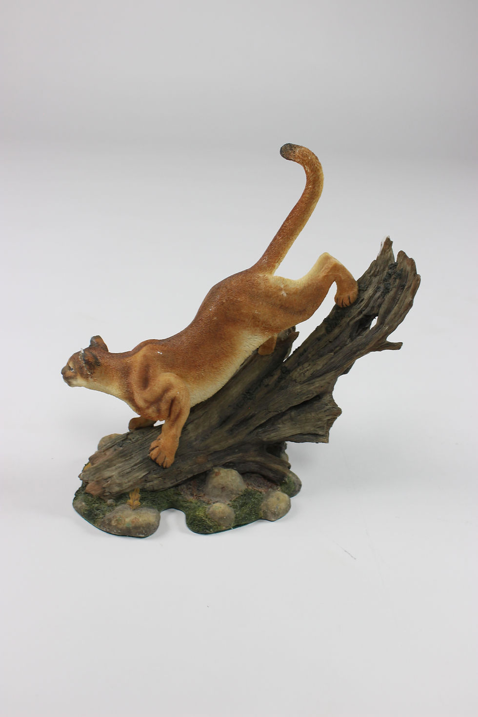 Thumbnail: Cougar Statue