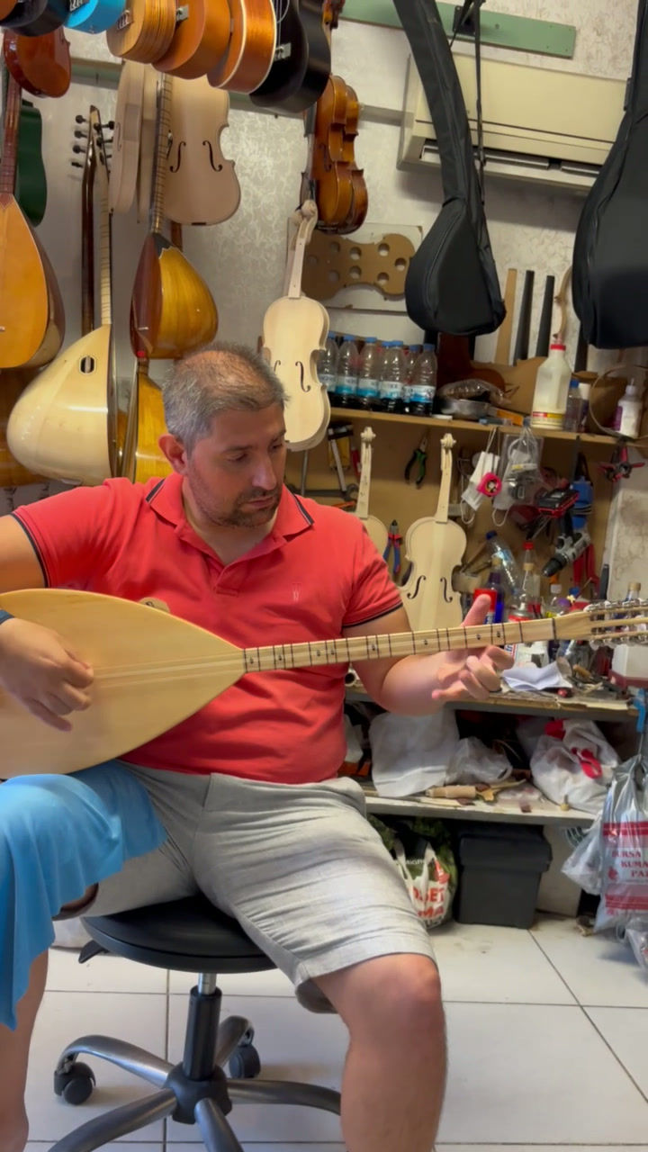 Küçük resim: Gitar Burgulu Kısa Sap Dut Bağlama