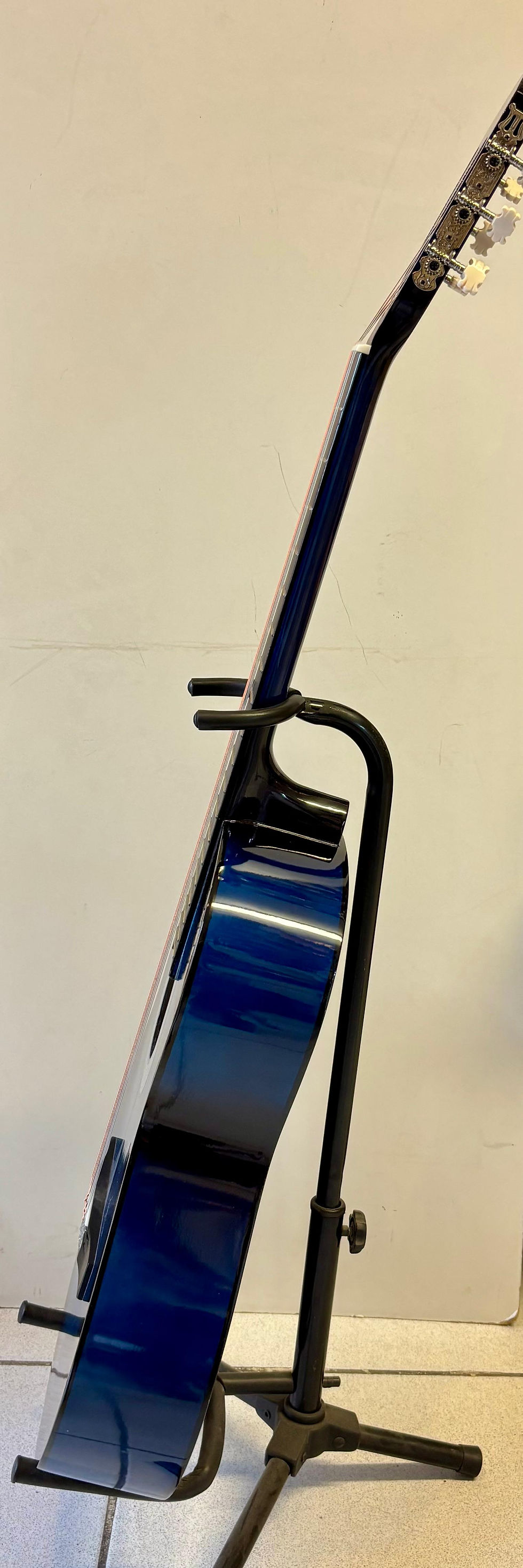 Küçük resim: Madrid Klasik Gitar 4/4 – Tam Boy