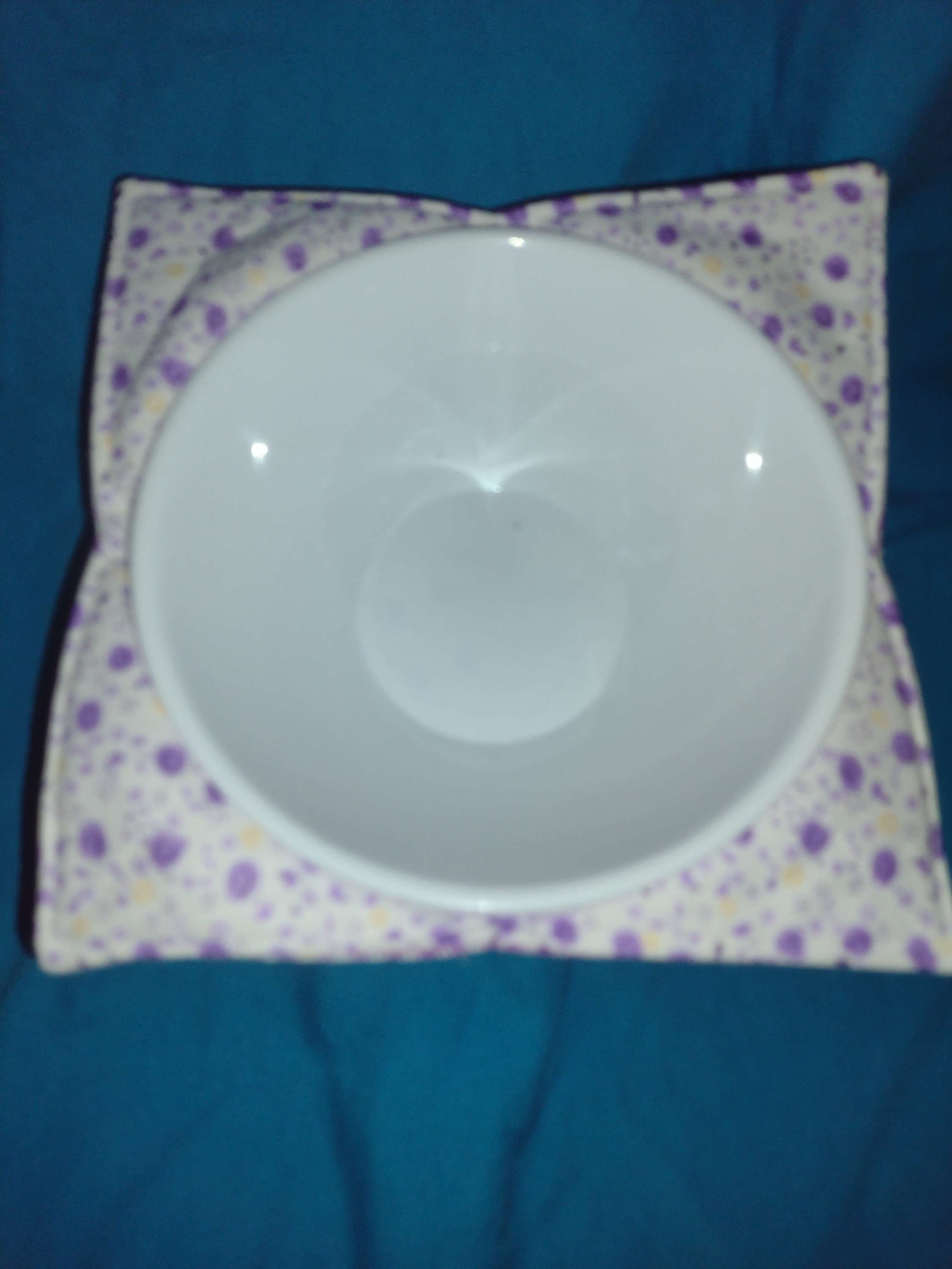 Insulated, washable, microwavable, reversible bowl cozy 