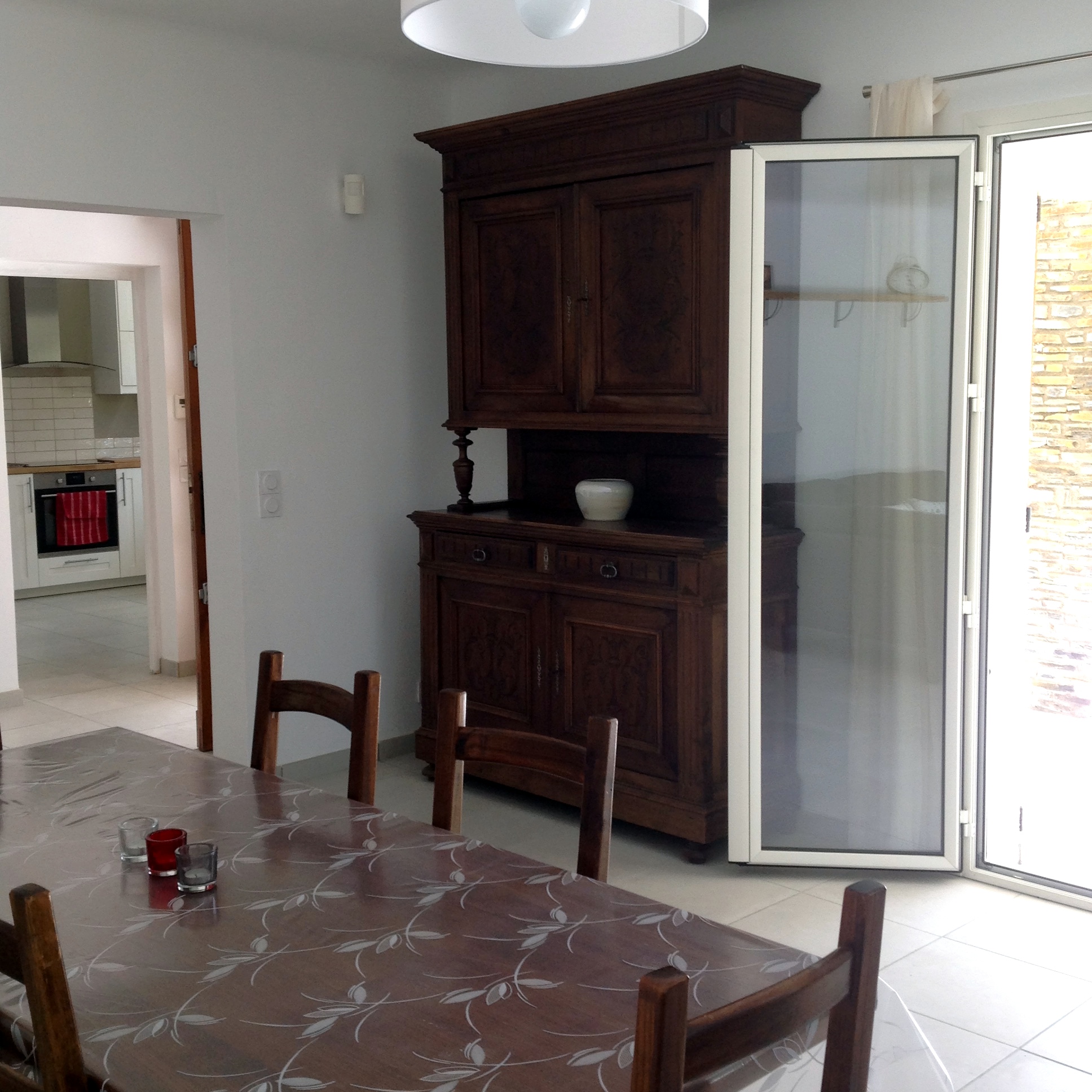Lounge/Dining Room