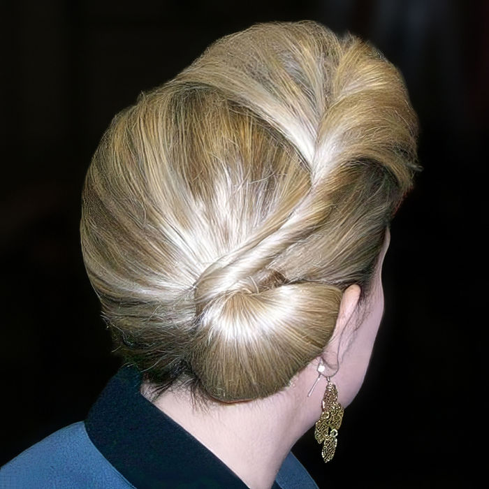 Example of Dionstyles makeup artistry and hairstyling