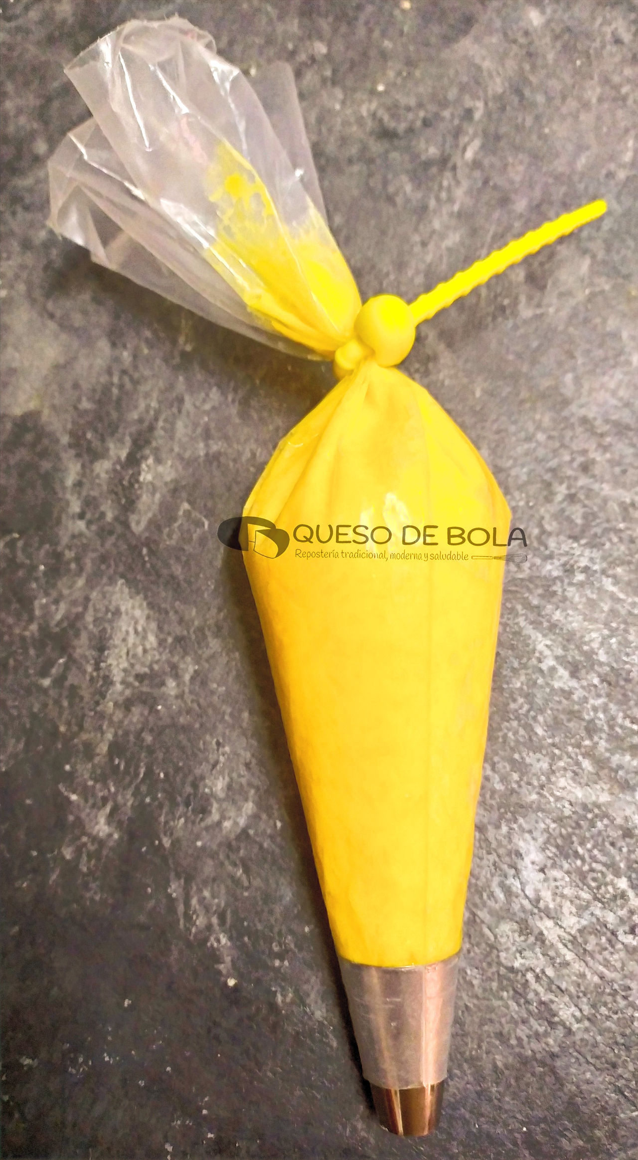 Colocado en manga pastelera para su uso